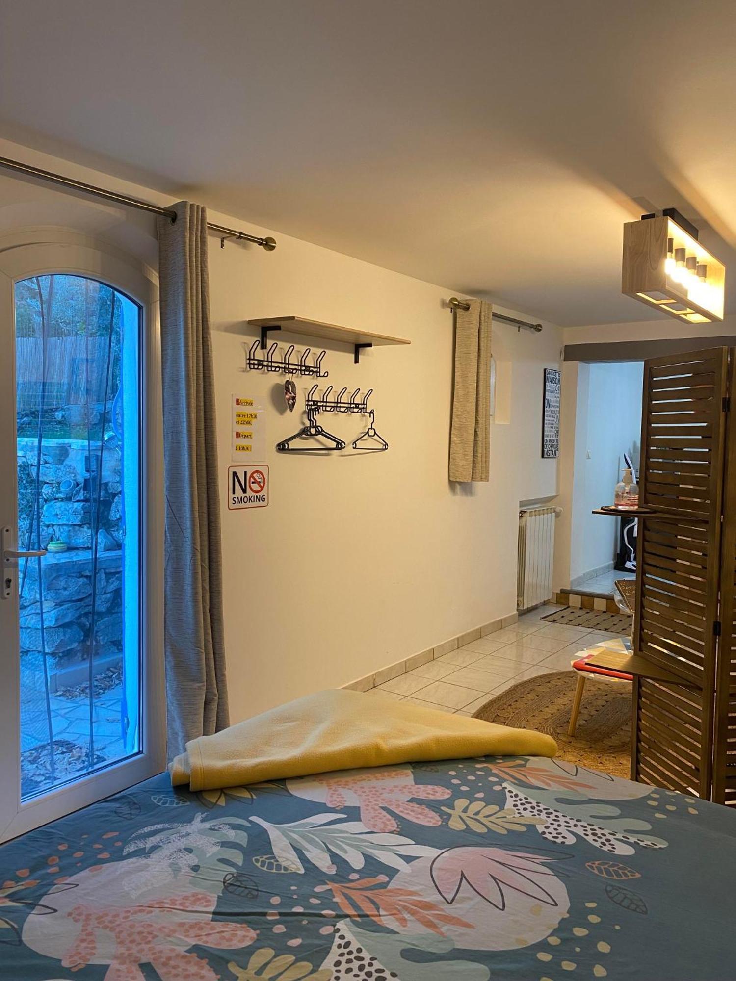 Le Refuge Apartment Montmeyan Ngoại thất bức ảnh